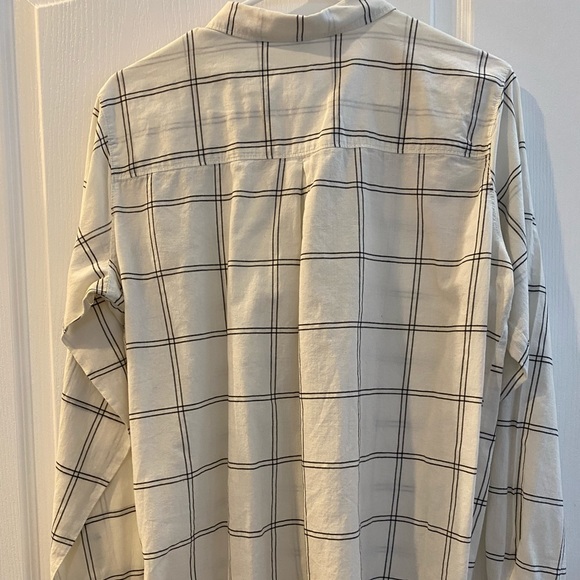 H&M Long Sleeve Button Down Shirt - Picture 2 of 4